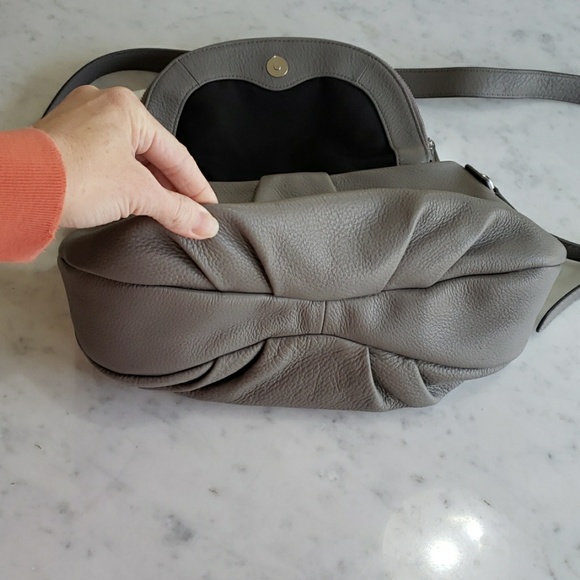 Marc Jacobs Leather Fold Over Messenger Bag purse - Picture 7 of 8